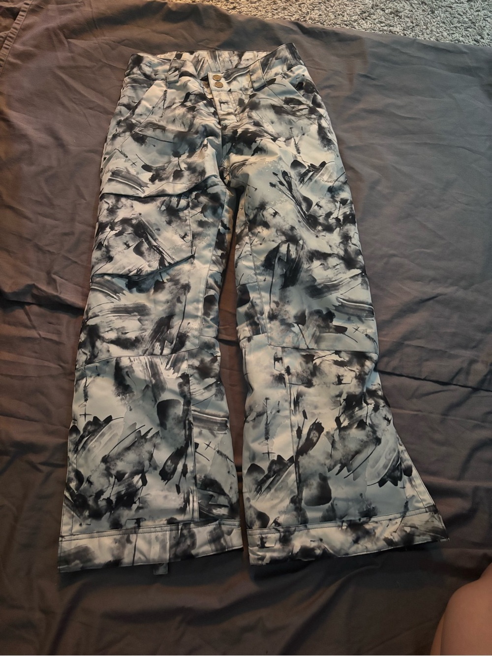 Obermeyer Kids Snow Pants in White and Black Abstract Print